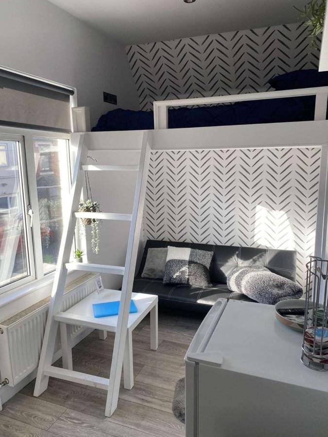 Acaster House, X4 Rooms With En-Suites X1 Room Private Bathroom, Street Parking, Close To Train Station Kettering Extérieur photo